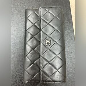 CHANEL Black Quilted Leather Wallet